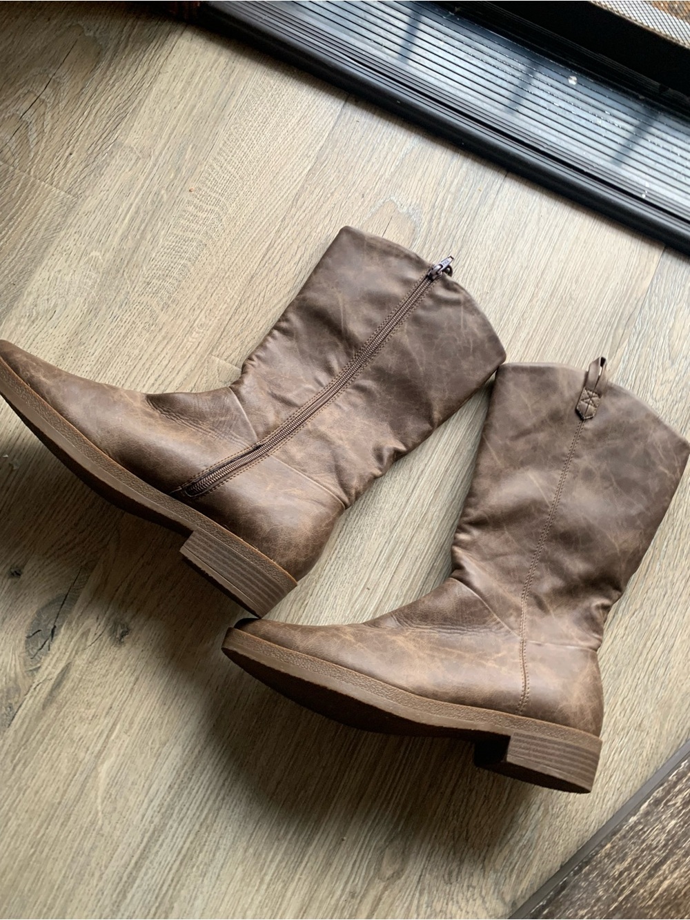 FRYE AND CO. Brown Mid-Calf Lace-Up Women's Boots